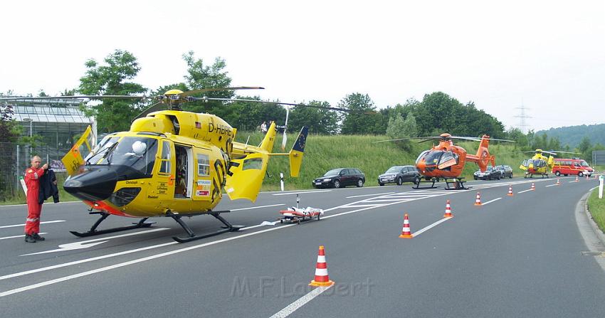 Schwerer Unfall mit Reisebus Lohmar Donrather Dreieck P115.JPG